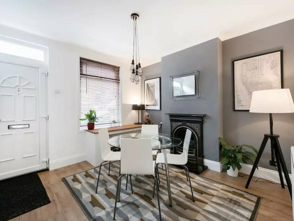 Cambridge House - Modern 2 Bedroom House, Close To Luton Airport & Town Centre Eksteriør billede