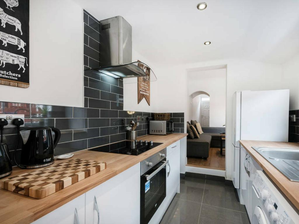 Cambridge House - Modern 2 Bedroom House, Close To Luton Airport & Town Centre Eksteriør billede