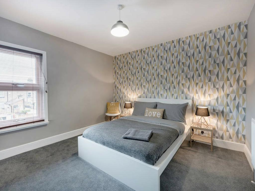 Cambridge House - Modern 2 Bedroom House, Close To Luton Airport & Town Centre Eksteriør billede